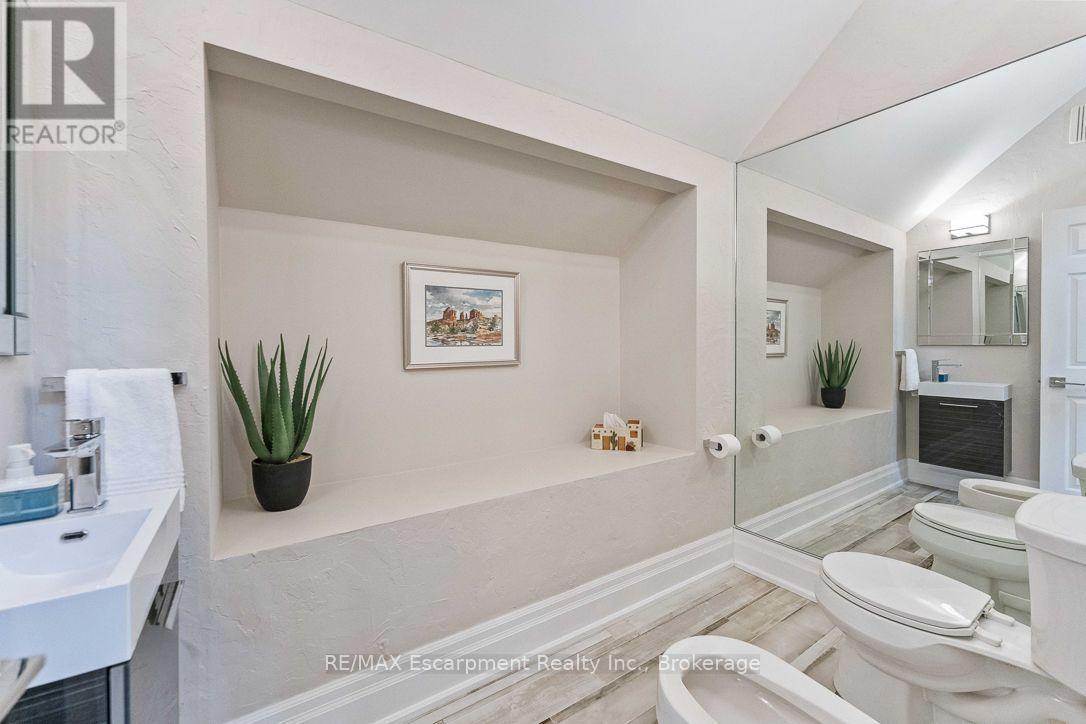 2331 Marine Drive Property Photo 27