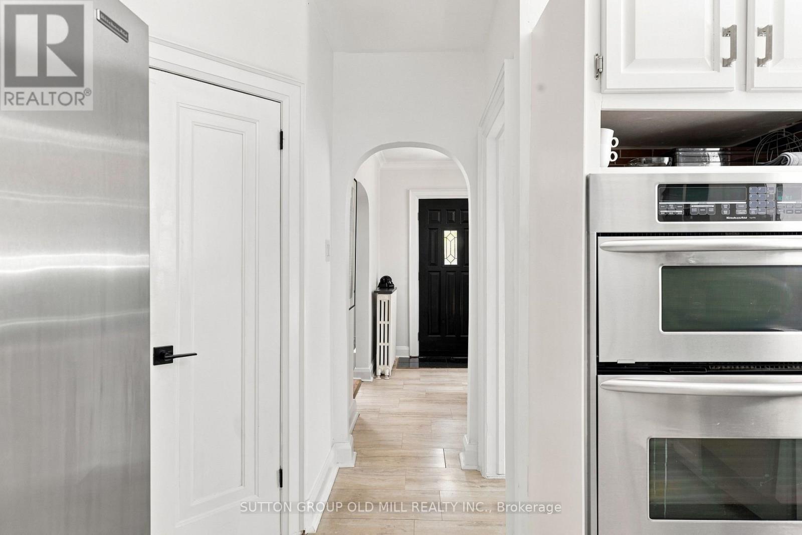 10 Queens Avenue Property Photo 14