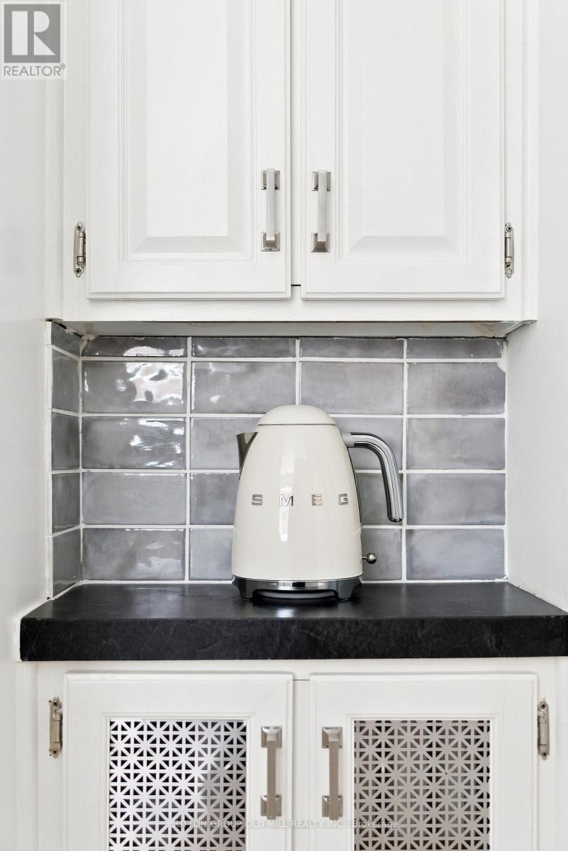 10 Queens Avenue Property Photo 18