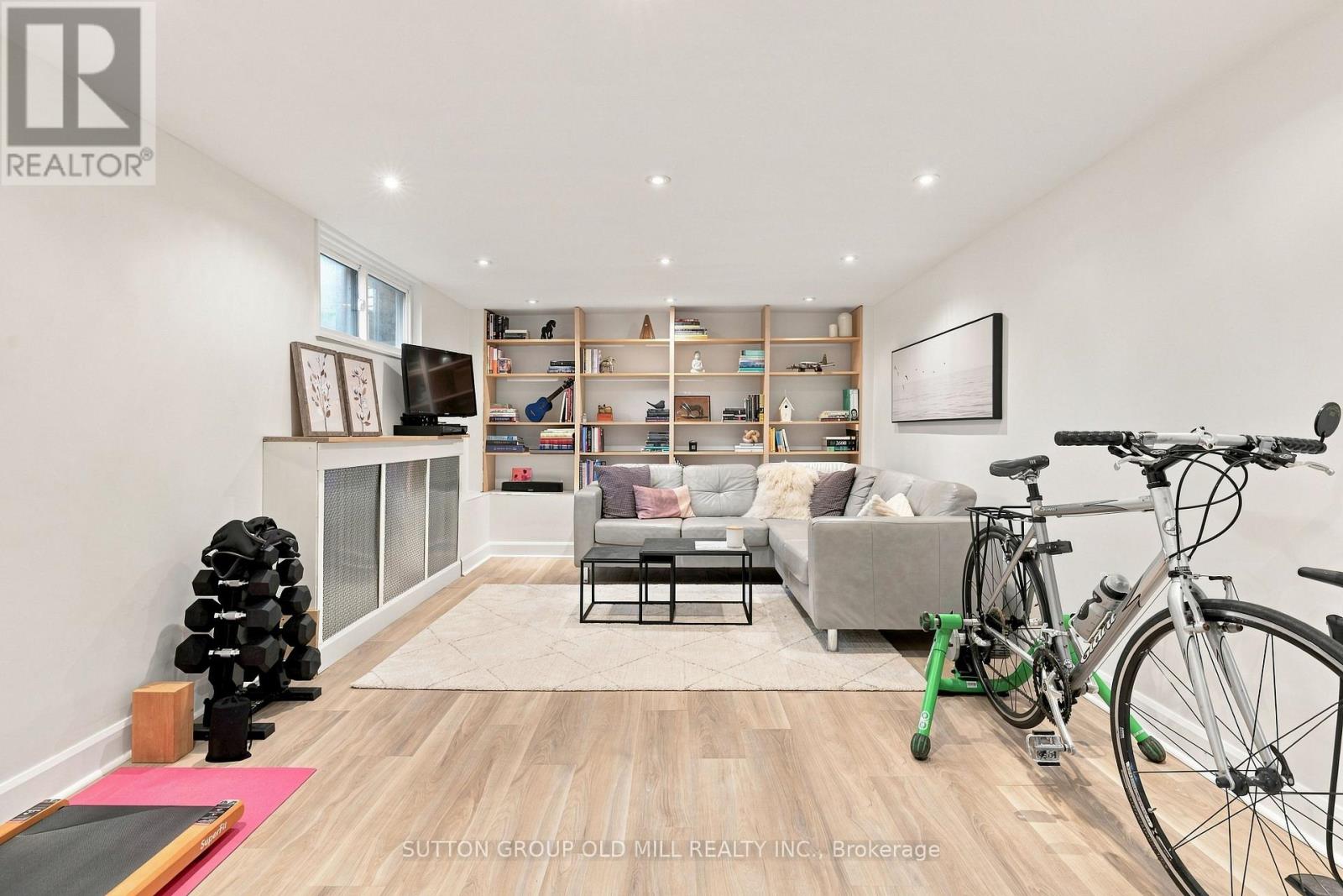 10 Queens Avenue Property Photo 34