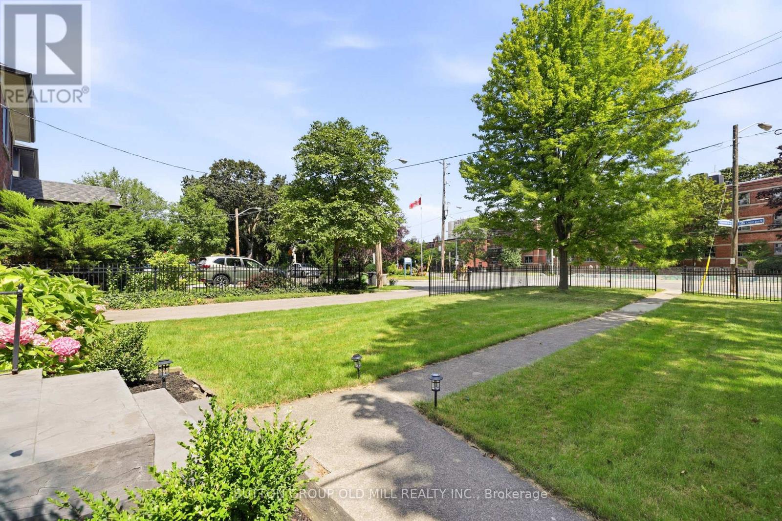 10 Queens Avenue Property Photo 47