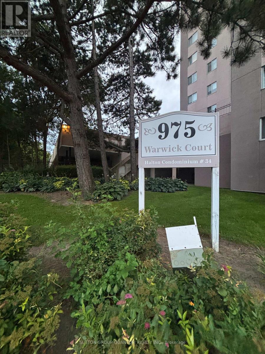 1210 - 975 Warwick Court Property Photo 2