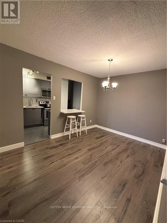 1210 - 975 Warwick Court Property Photo 9