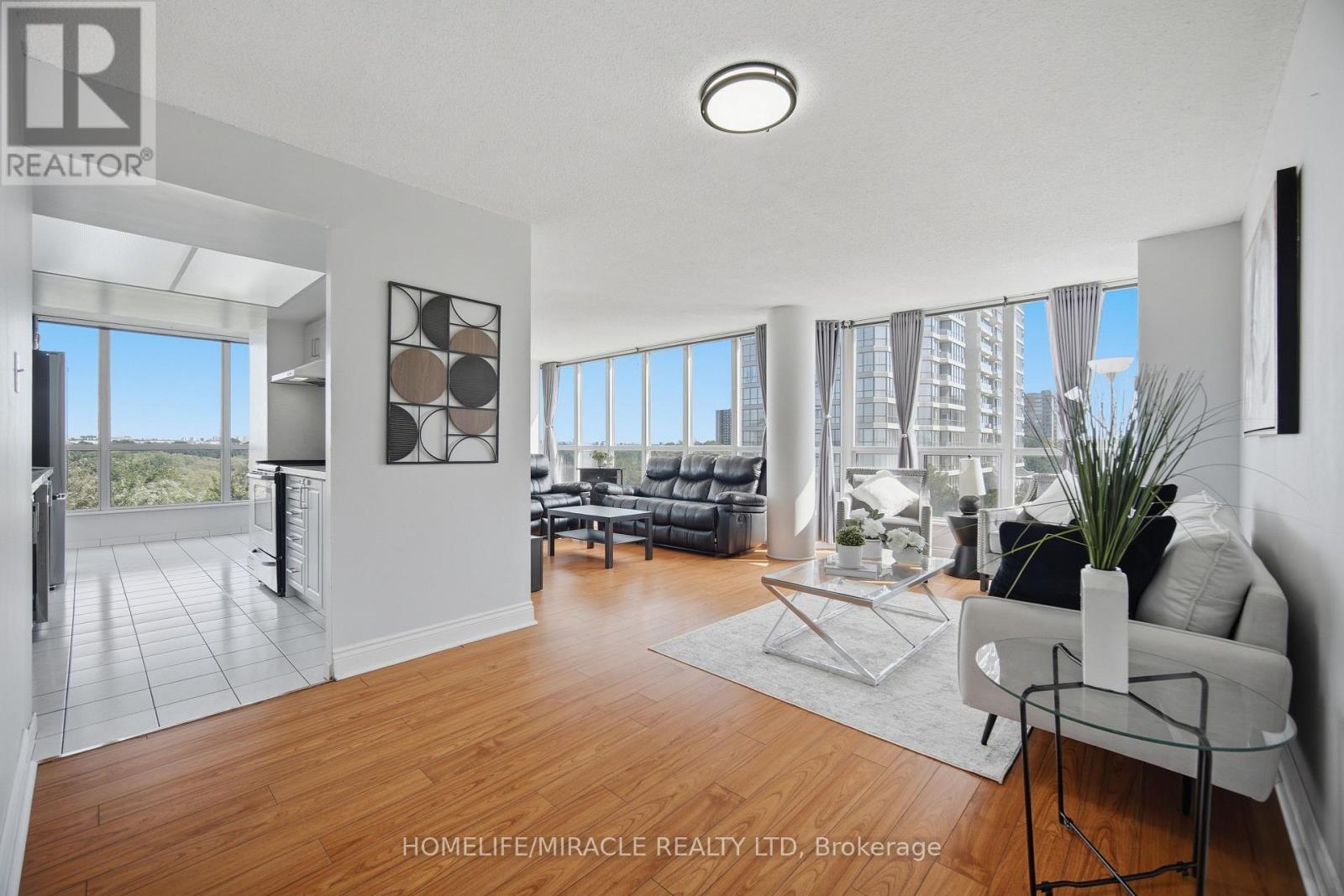 502 - 1 ROWNTREE ROAD Property Photo 1
