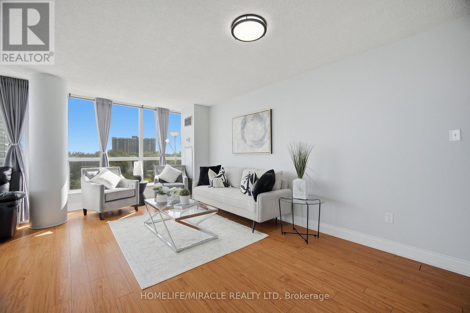 502 - 1 Rowntree Road Property Photo 5