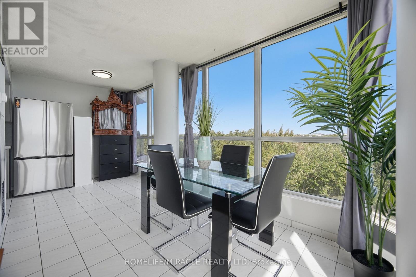 502 - 1 Rowntree Road Property Photo 8