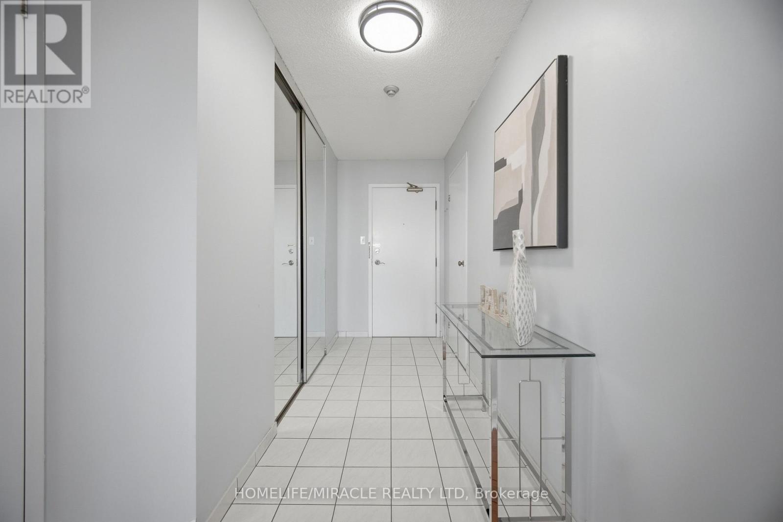 502 - 1 Rowntree Road Property Photo 9