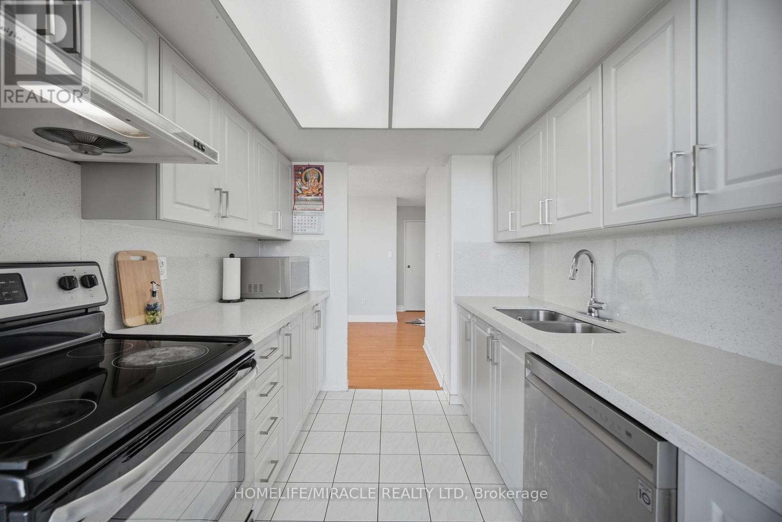 502 - 1 Rowntree Road Property Photo 11