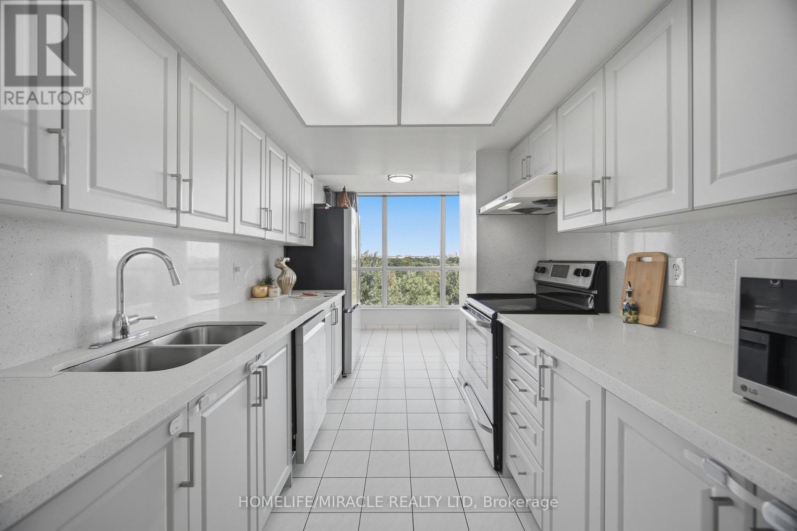 502 - 1 Rowntree Road Property Photo 12