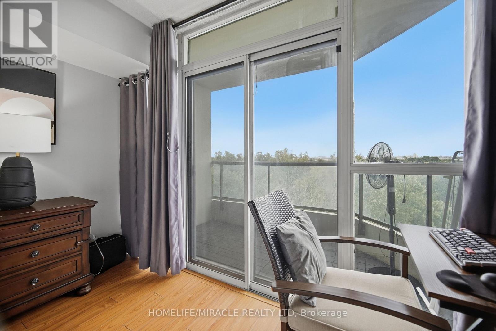 502 - 1 Rowntree Road Property Photo 18