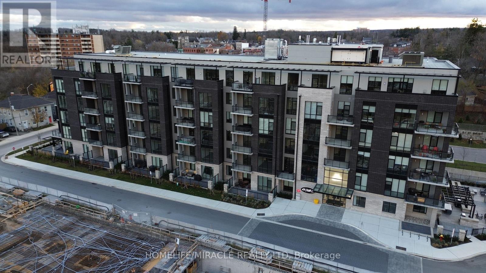 414 - 42 MILL STREET Property Photo 1