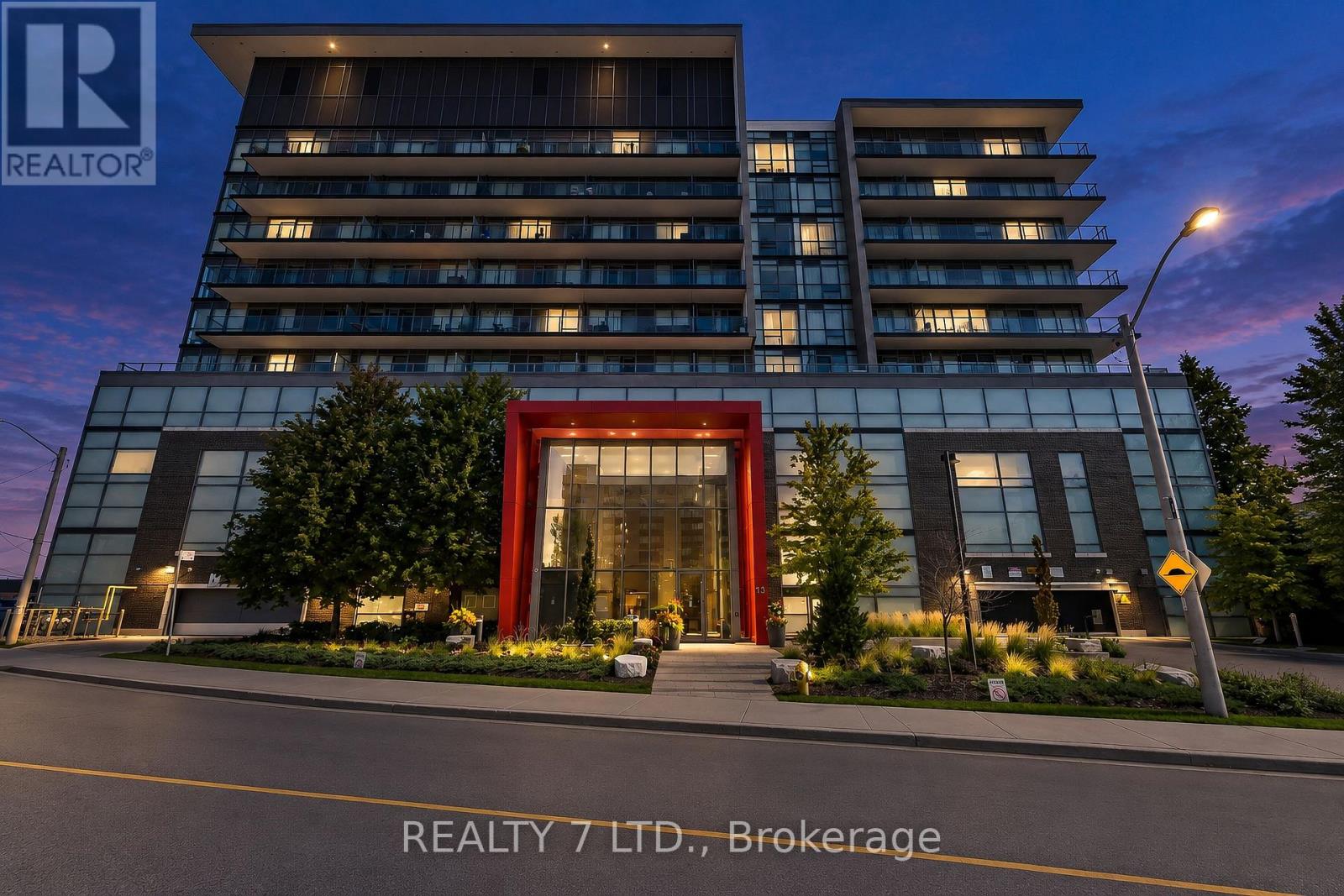 627 - 15 James Finlay Way Property Photo 1