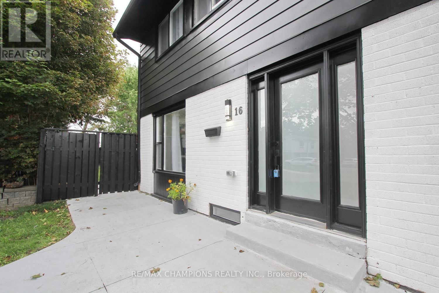 16 Glencairn Square Property Photo 3