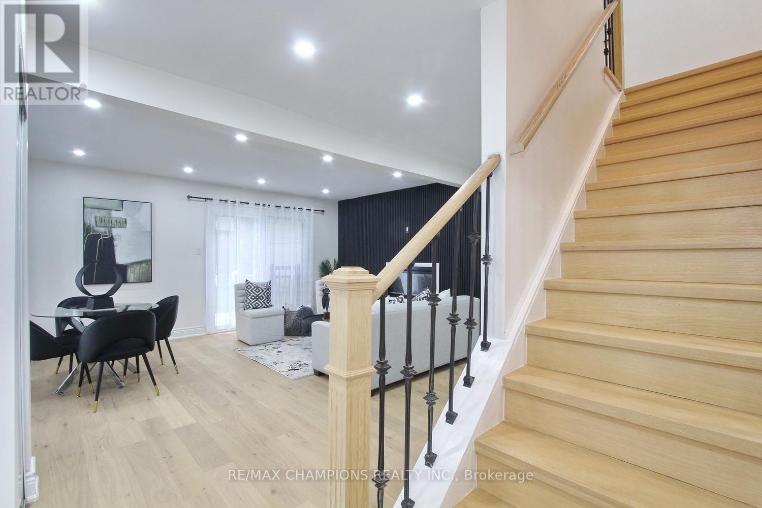16 Glencairn Square Property Photo 5