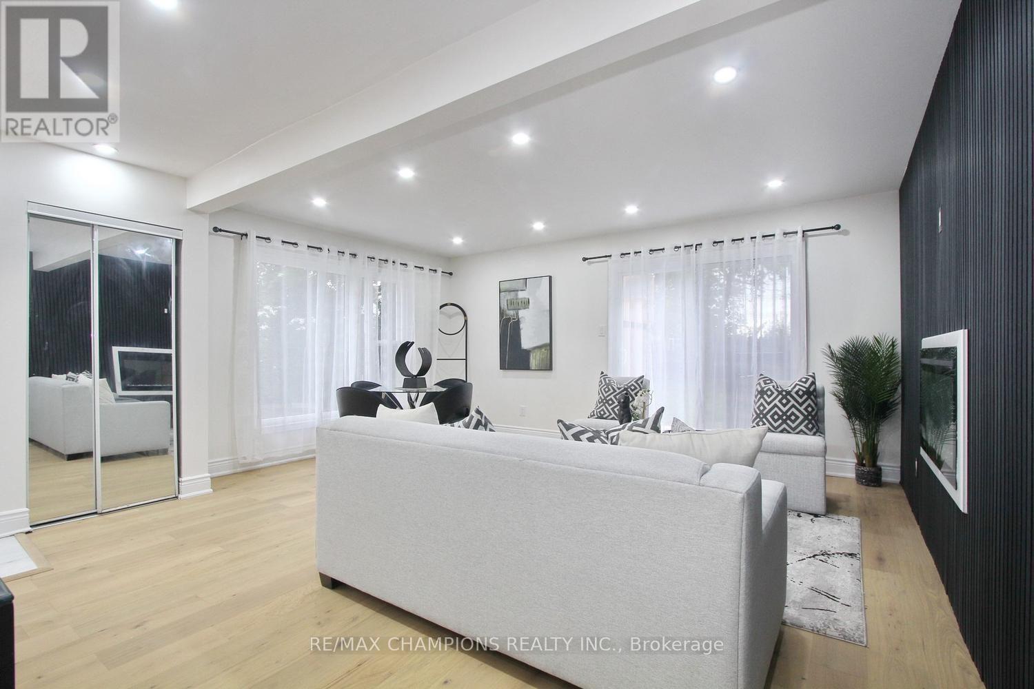 16 Glencairn Square Property Photo 7