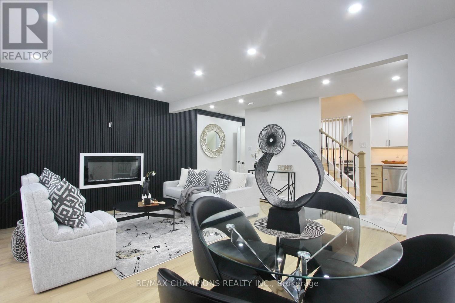 16 Glencairn Square Property Photo 11