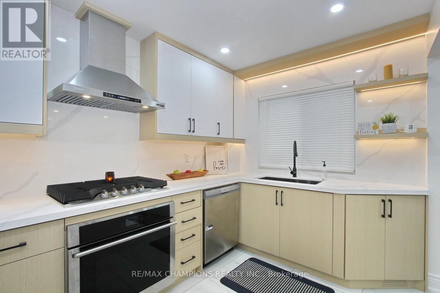 16 Glencairn Square Property Photo 19