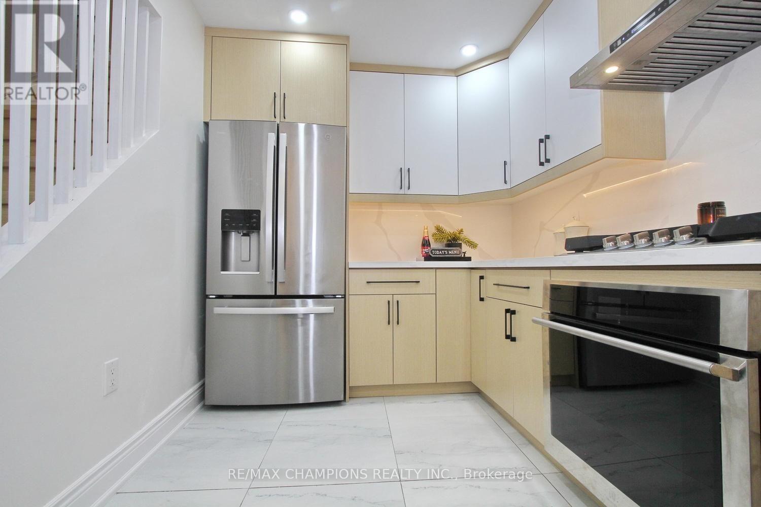 16 Glencairn Square Property Photo 20