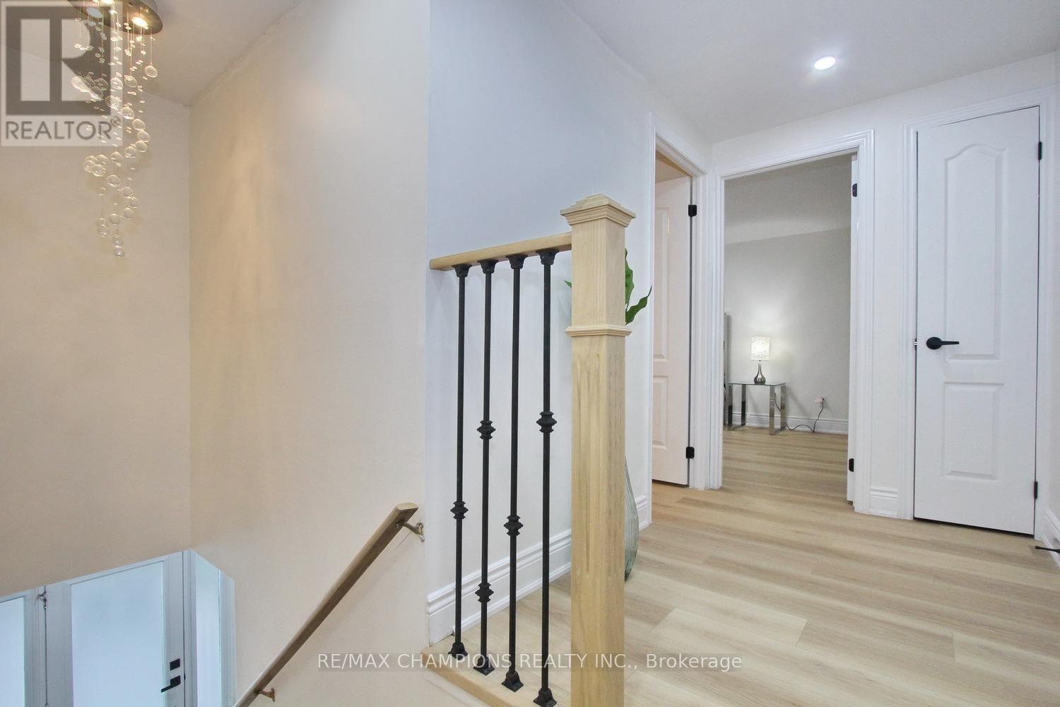 16 Glencairn Square Property Photo 22