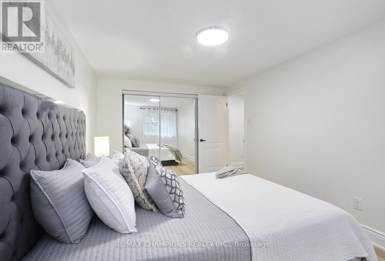 16 Glencairn Square Property Photo 26