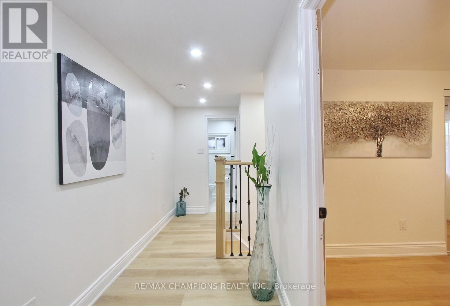 16 Glencairn Square Property Photo 27