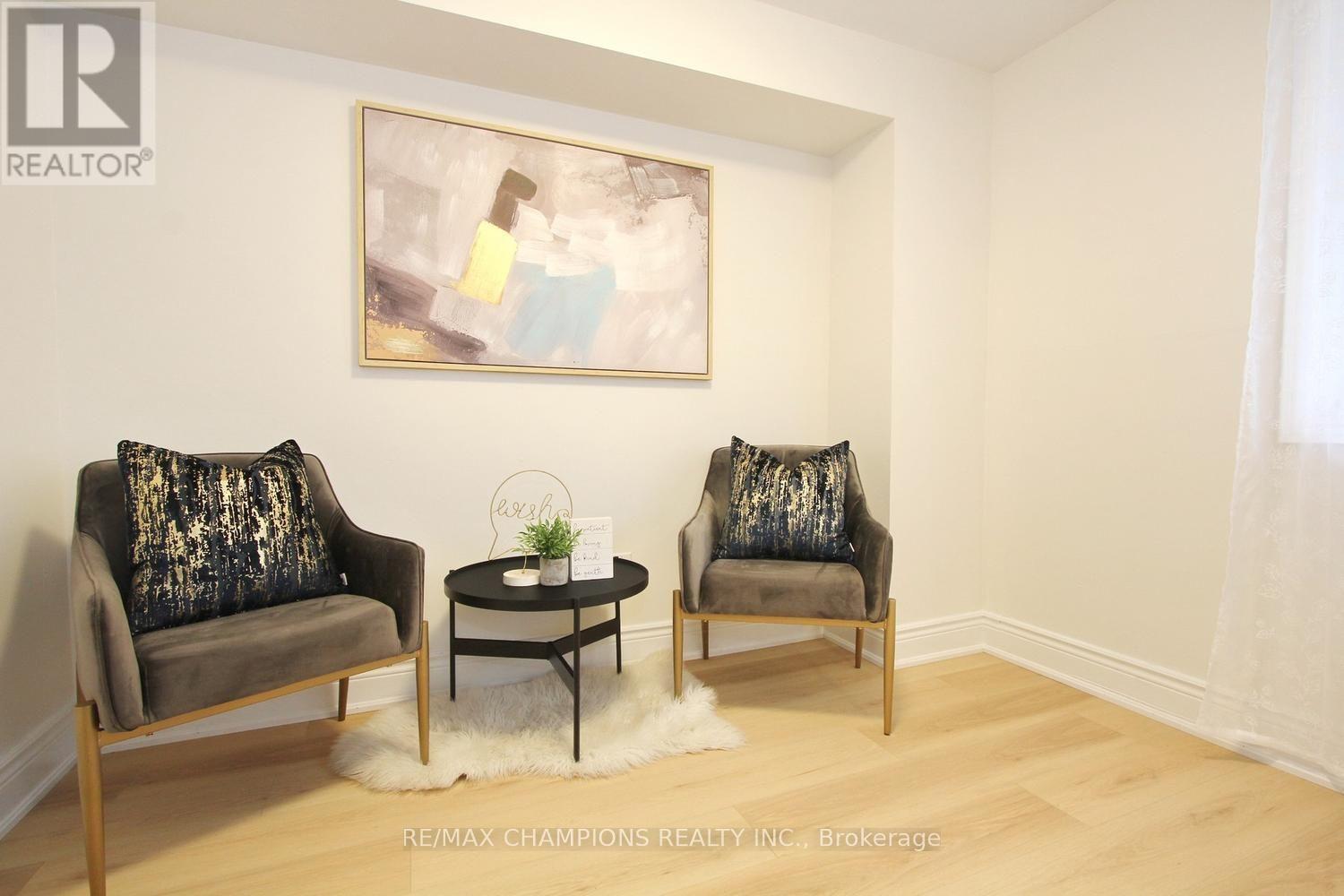 16 Glencairn Square Property Photo 31