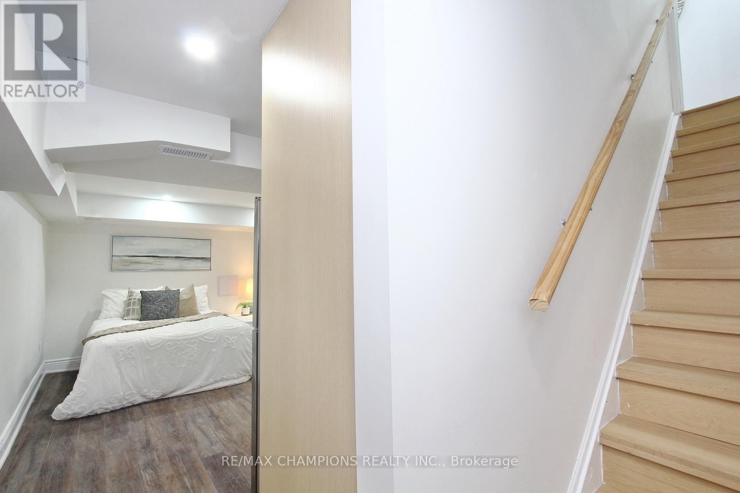 16 Glencairn Square Property Photo 37