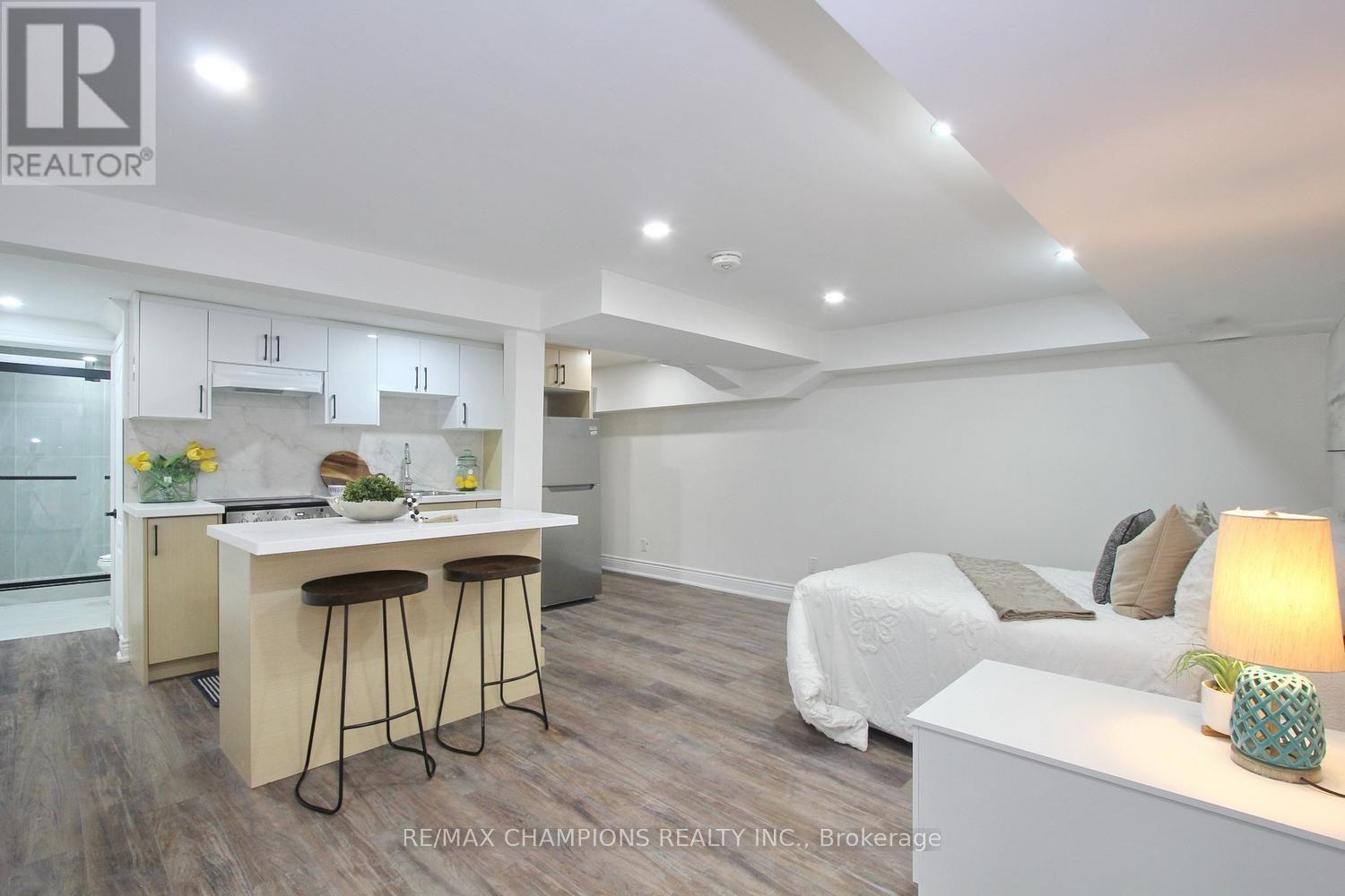 16 Glencairn Square Property Photo 39