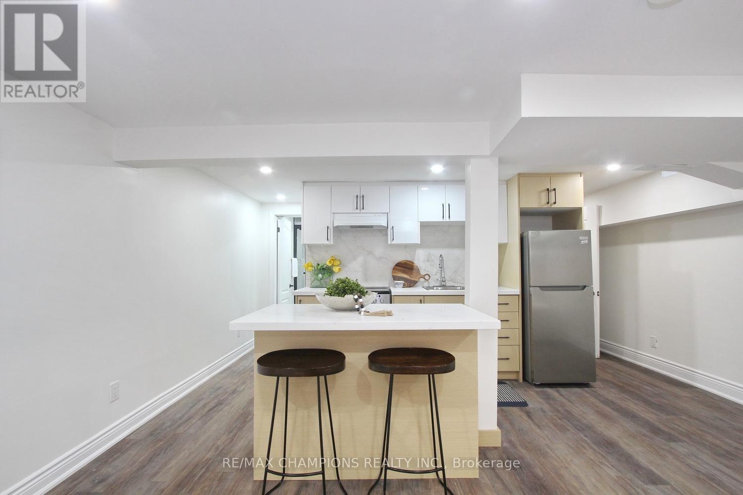 16 Glencairn Square Property Photo 40