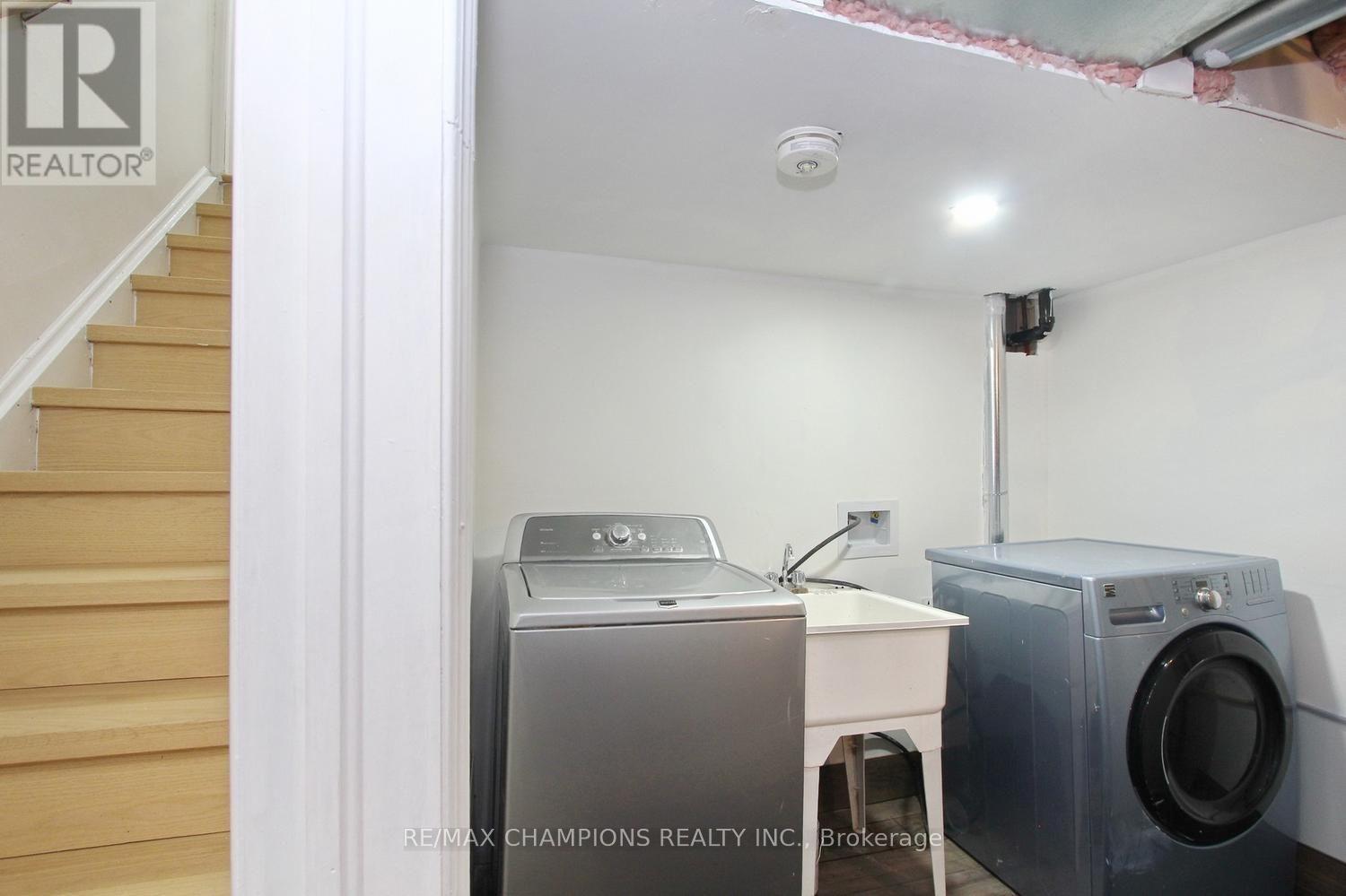 16 Glencairn Square Property Photo 45