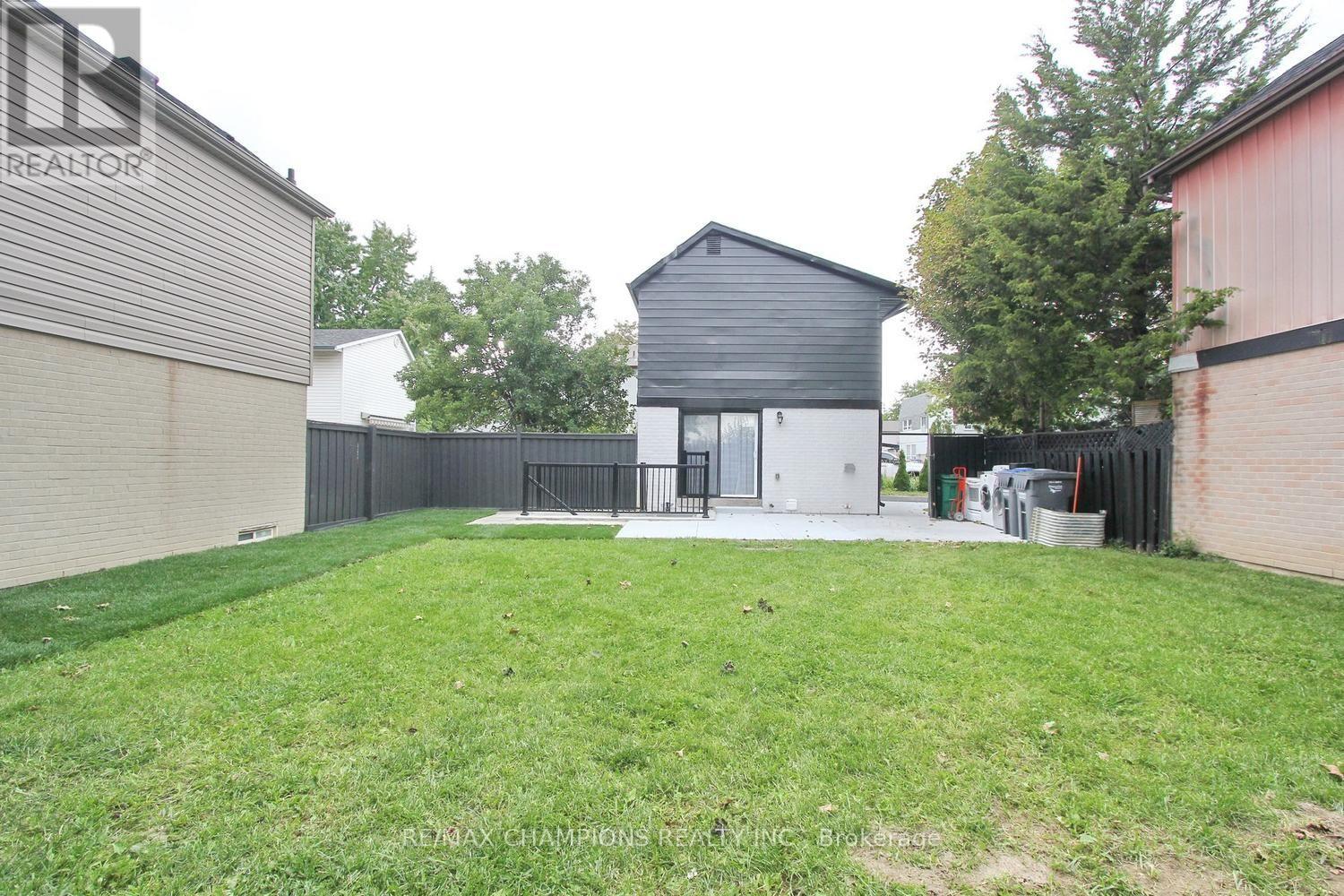 16 Glencairn Square Property Photo 48