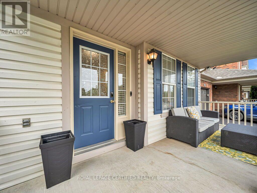834 Fourth Line Property Photo 3