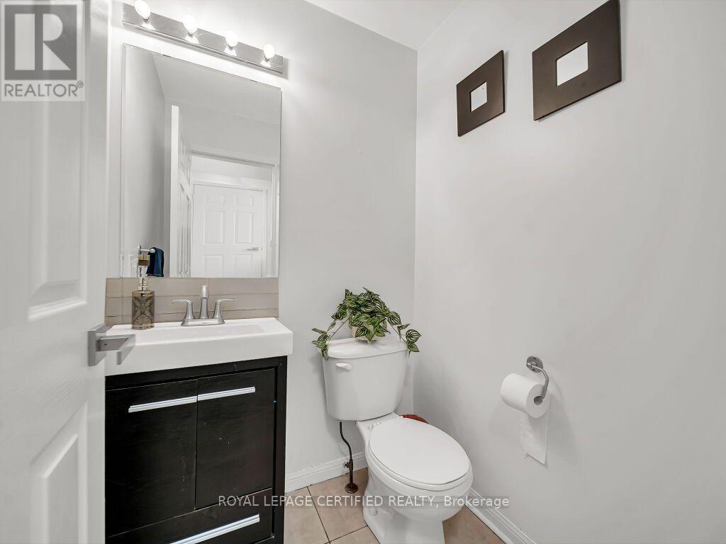 834 Fourth Line Property Photo 11