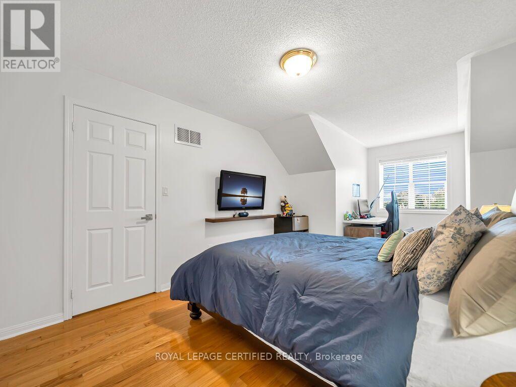 834 Fourth Line Property Photo 21