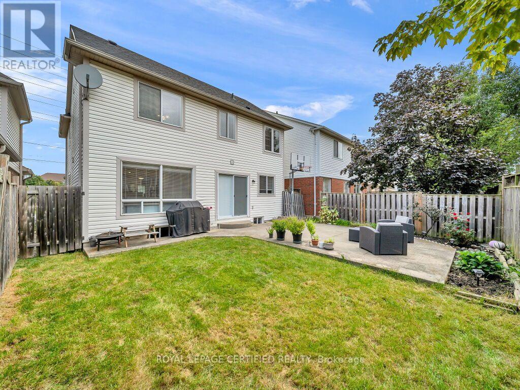 834 Fourth Line Property Photo 31