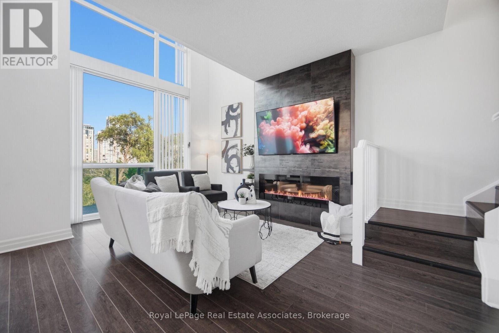 305 - 220 Burnhamthorpe Road W Property Photo 1