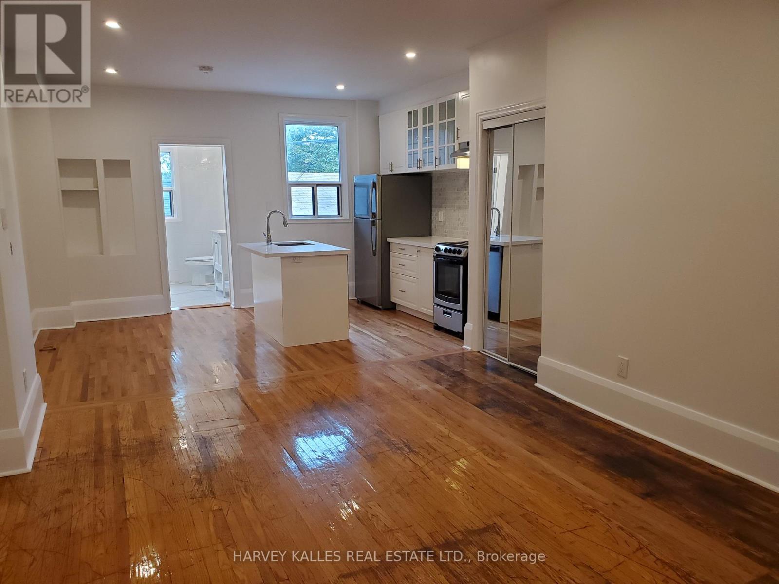 Main - 1300 Lansdowne Avenue Property Photo 1