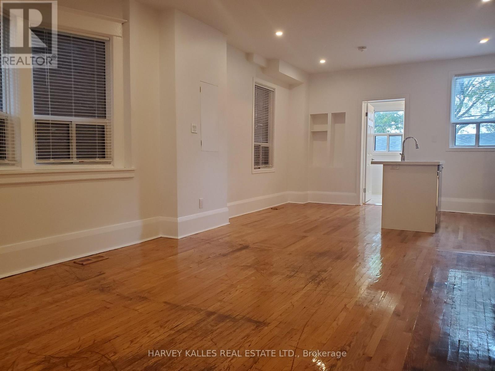 Main - 1300 Lansdowne Avenue Property Photo 4