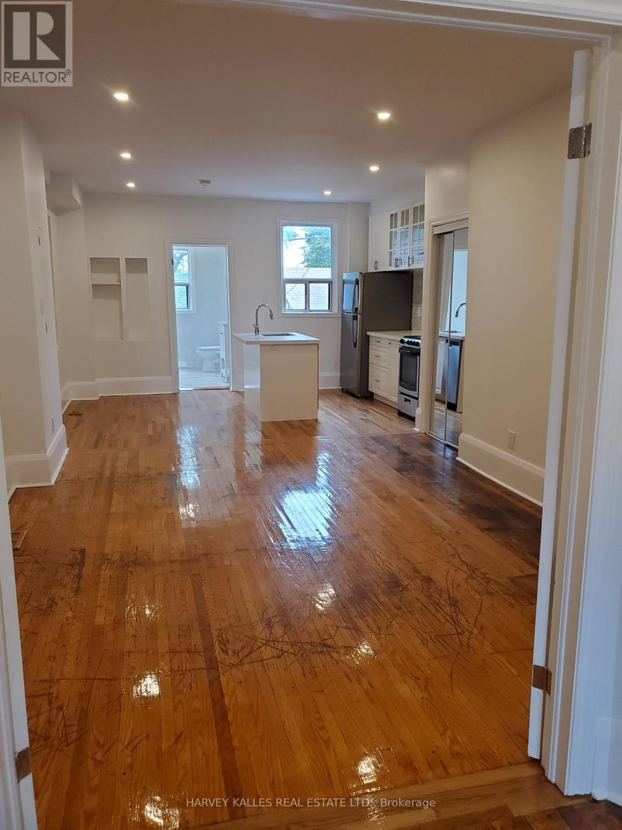 Main - 1300 Lansdowne Avenue Property Photo 12