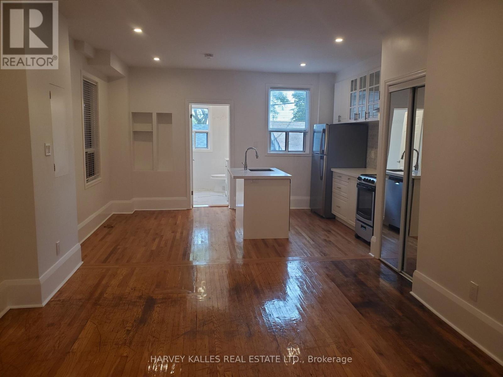 Main - 1300 Lansdowne Avenue Property Photo 13