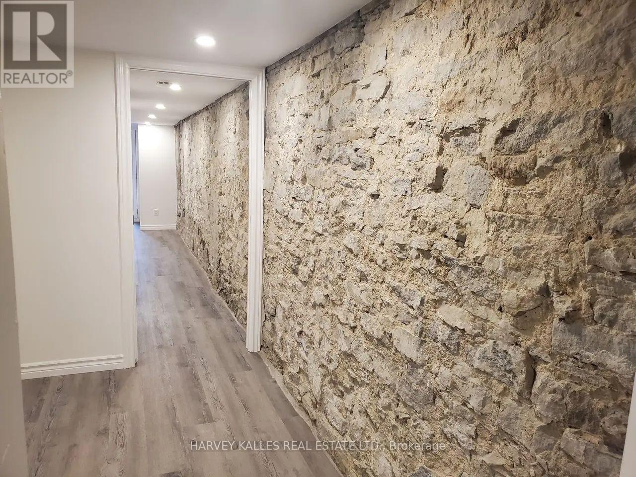 Main - 1300 Lansdowne Avenue Property Photo 23
