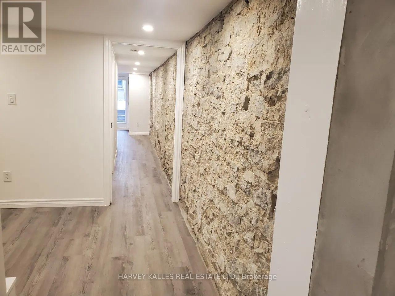 Main - 1300 Lansdowne Avenue Property Photo 24