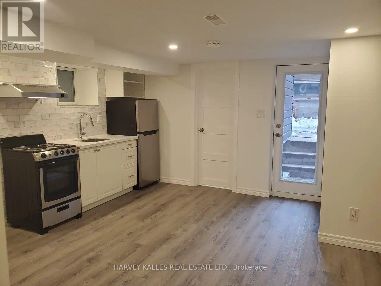 Main - 1300 Lansdowne Avenue Property Photo 25