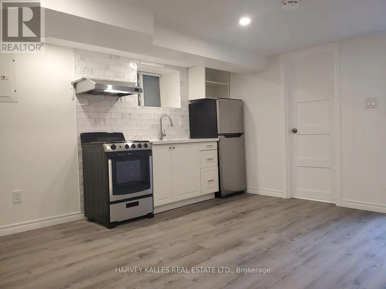 Main - 1300 Lansdowne Avenue Property Photo 26