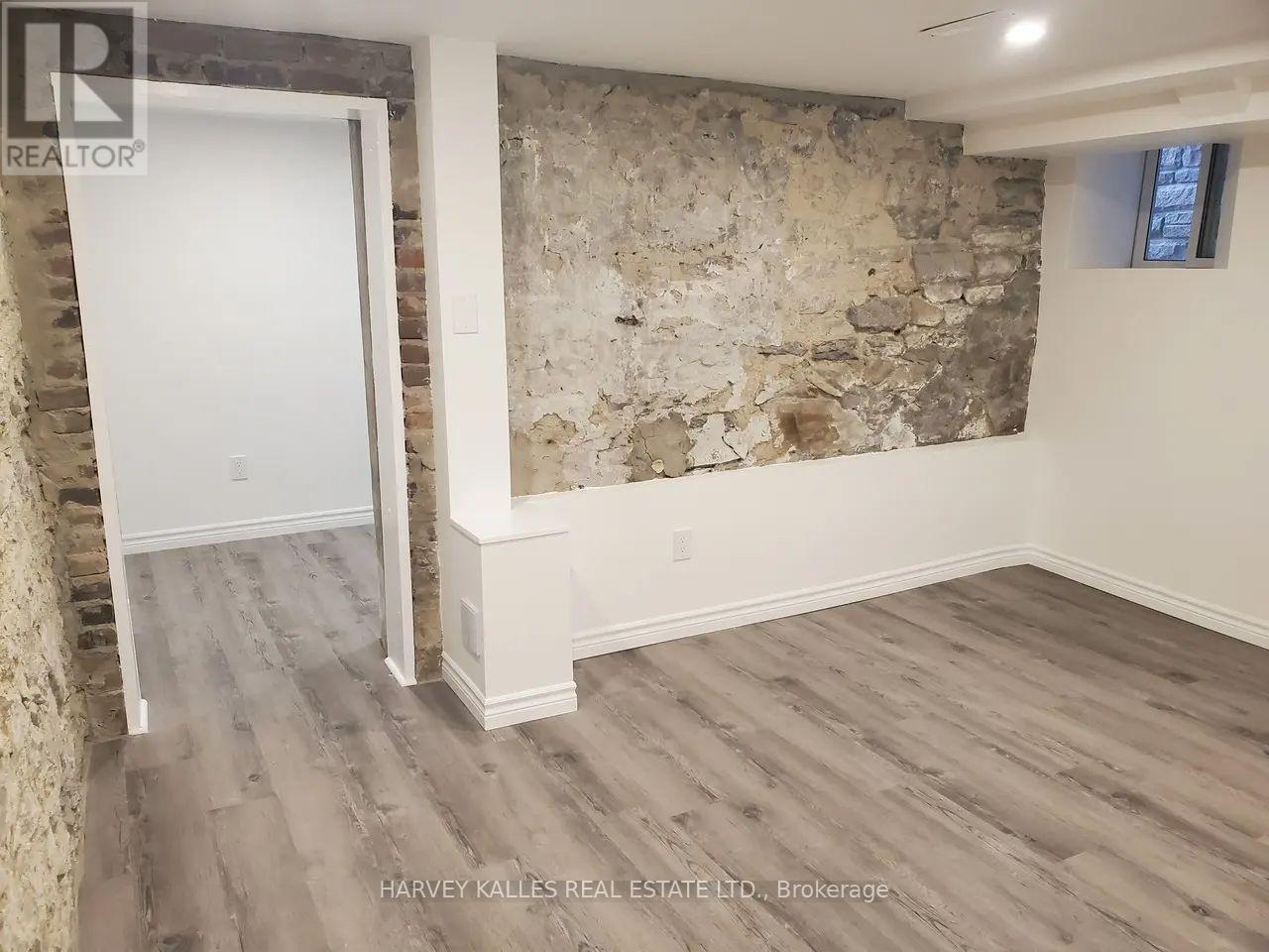 Main - 1300 Lansdowne Avenue Property Photo 28