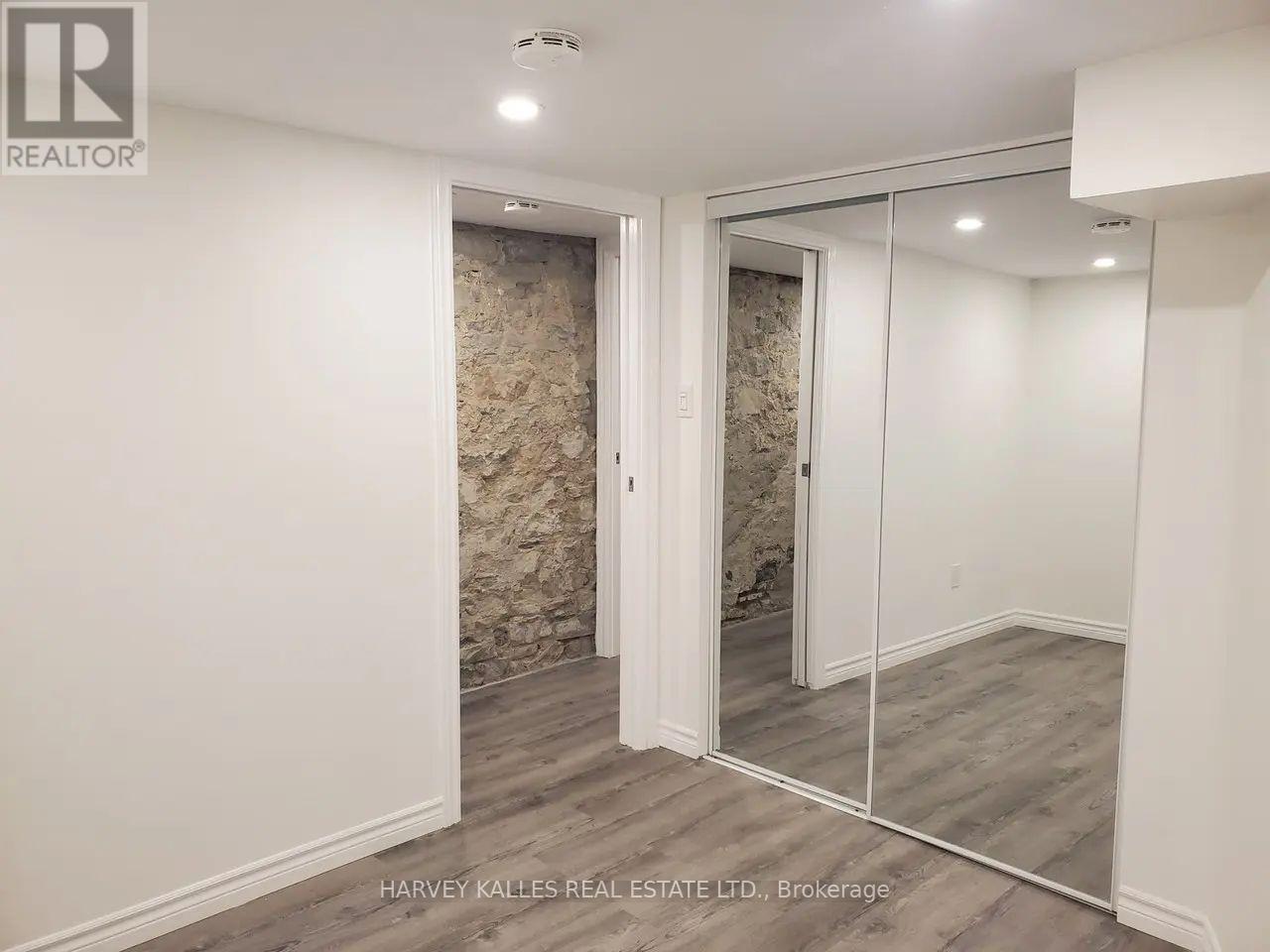 Main - 1300 Lansdowne Avenue Property Photo 29