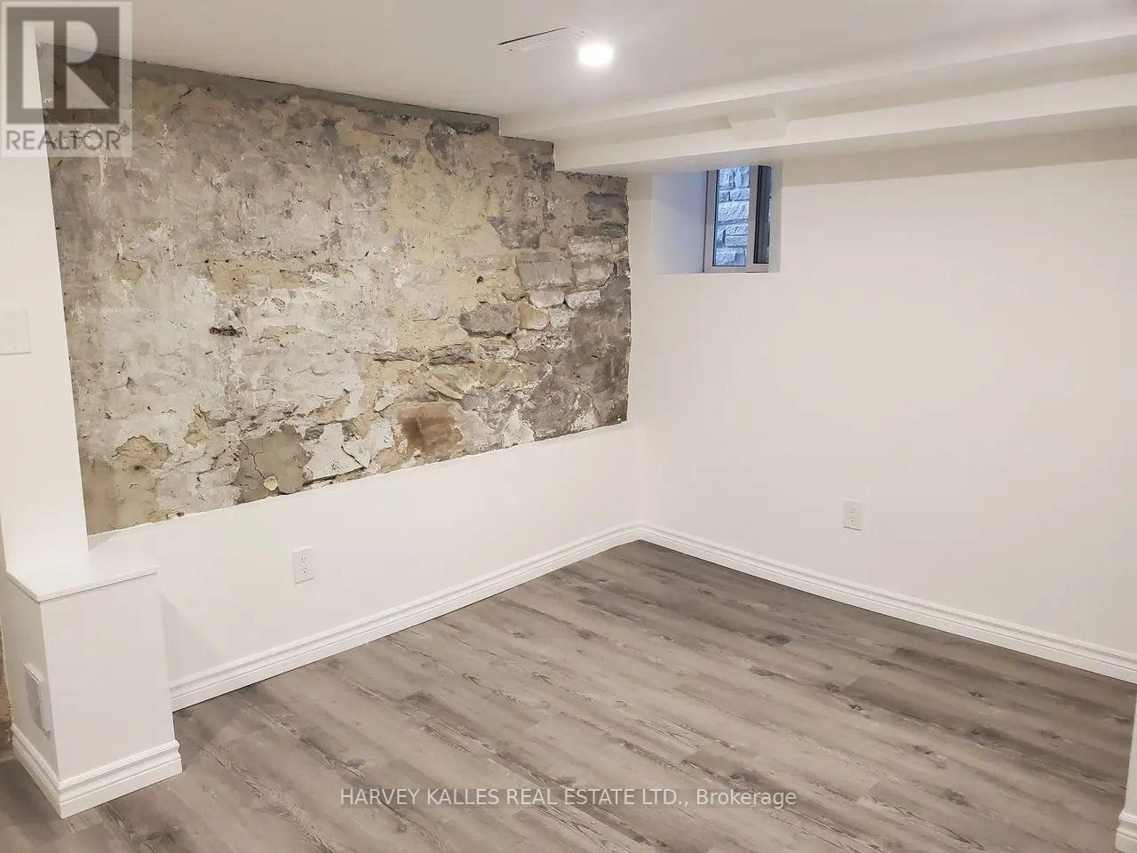 Main - 1300 Lansdowne Avenue Property Photo 32