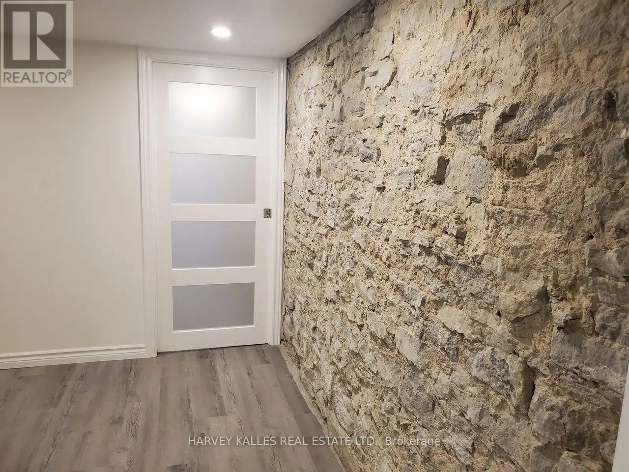 Main - 1300 Lansdowne Avenue Property Photo 33