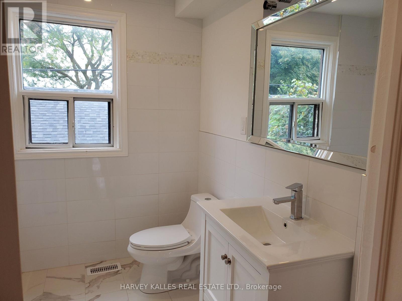 Main - 1300 Lansdowne Avenue Property Photo 36
