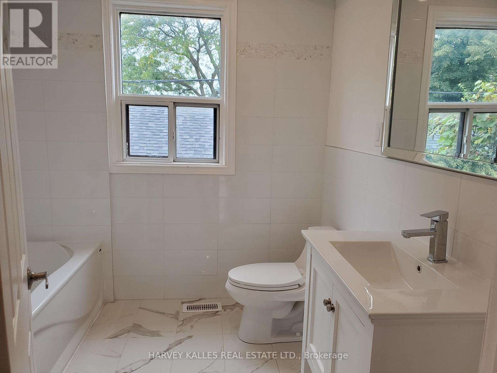 Main - 1300 Lansdowne Avenue Property Photo 40